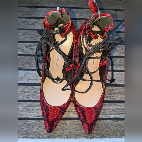 Isa Tapia python red heels - Picture 2 of 4